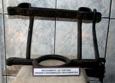 Rio de Janeiro (RJ) - Instrumento usado para castigar os escravos, exposto no Museu da igreja Nossa Senhora do Rosário dos Homens Pretos, uma lembrança nos 120 anos do fim da escravidão (Foto: Valter Campanato/ABr)