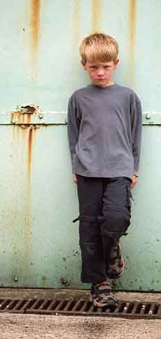 Médicos criticados pela forma de tratar TDAH e depressão de crianças (Foto Daily Mail: http://i.dailymail.co.uk/i/pix/2009/10/30/article-0-00997F2900000259-387_233x489.jpg)
